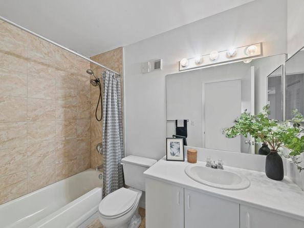 140 Yacht Club Way 109, Hypoluxo FL 33462