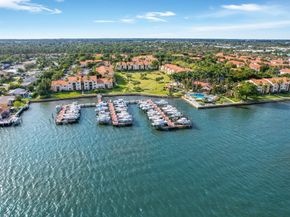 140 Yacht Club Way 109, Hypoluxo FL 33462