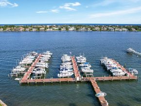 140 Yacht Club Way 109, Hypoluxo FL 33462