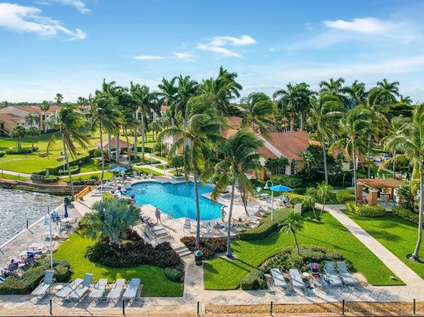140 Yacht Club Way 109, Hypoluxo FL 33462