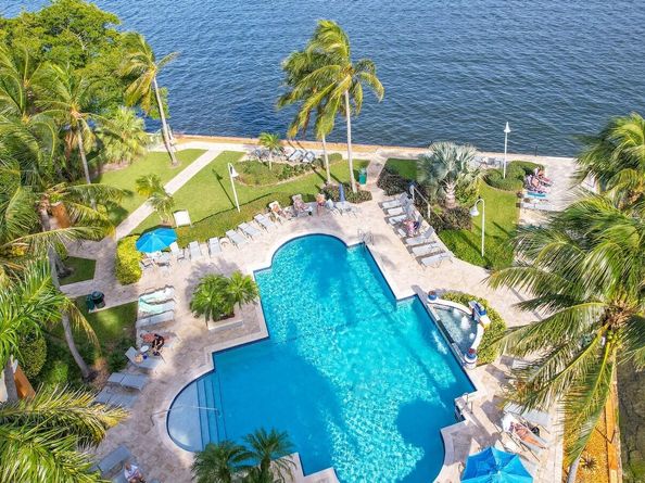 140 Yacht Club Way 109, Hypoluxo FL 33462