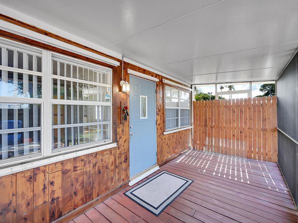 110 E Lake Worth Avenue, Lantana FL 33462