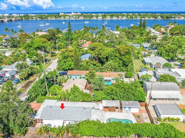110 E Lake Worth Avenue, Lantana FL 33462