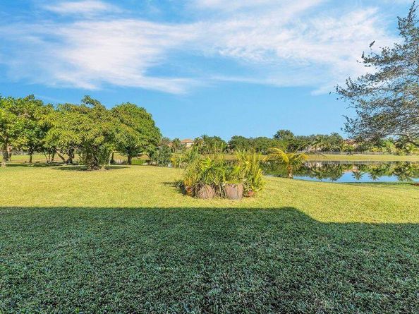 112 Ibisca Terrace, Royal Palm Beach FL 33411