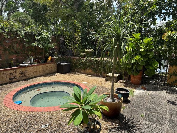5713 Lime Hill Rd, Lauderhill FL 33319