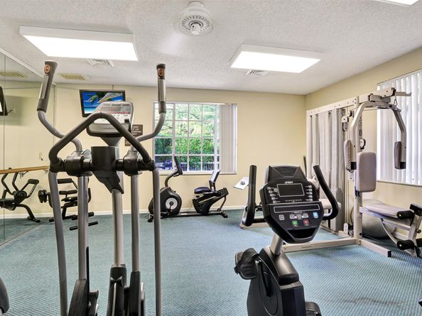 4112 W Palm Aire Dr 121B, Pompano Beach FL 33069
