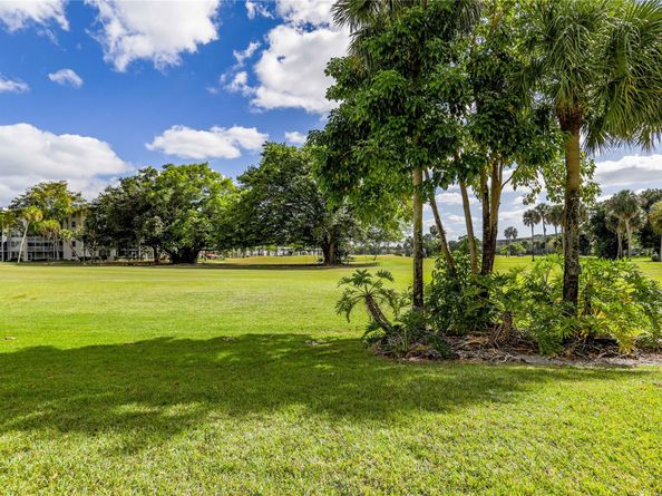4112 W Palm Aire Dr 121B, Pompano Beach FL 33069