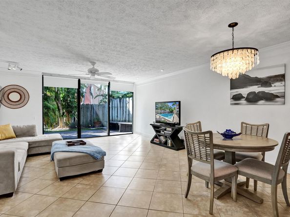 1415 S Miami Rd B, Fort Lauderdale FL 33316