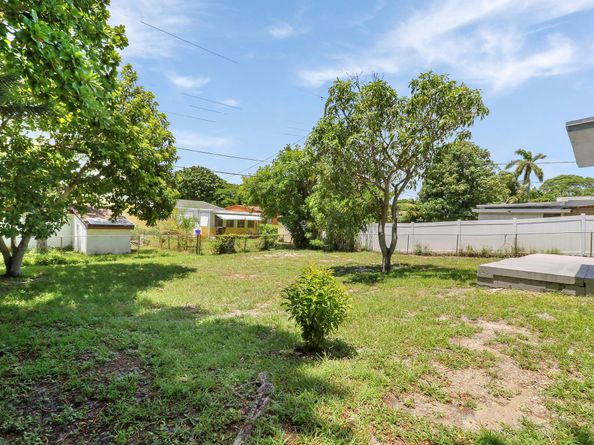 5519 Columbus Road, West Palm Beach FL 33405