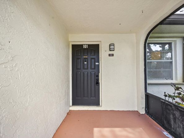 101 Lake Susan Drive, West Palm Beach FL 33411