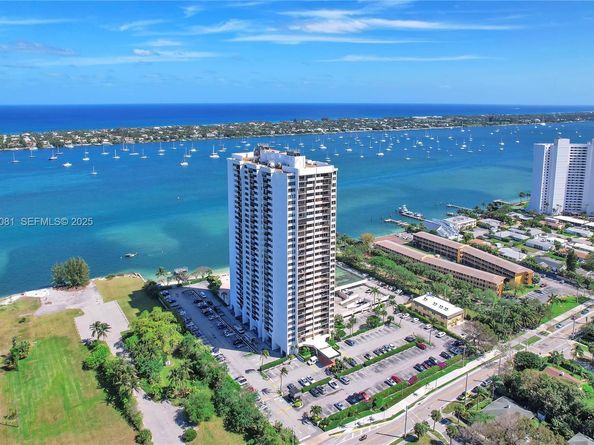 5600 N Flagler Drive 304, West Palm Beach FL 33407