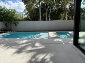 125 SW 29th Road, Miami FL 33129