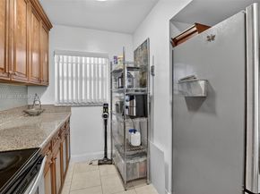 9330 Lagoon Place 307, Davie FL 33324