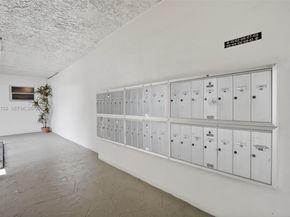 9330 Lagoon Place 307, Davie FL 33324