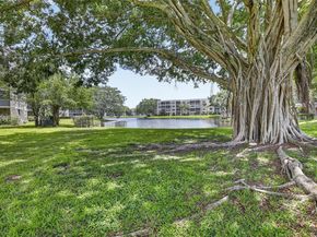 9330 Lagoon Place 307, Davie FL 33324