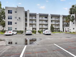 9330 Lagoon Place 307, Davie FL 33324
