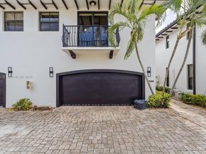 3036 Mcdonald Street, Miami FL 33133