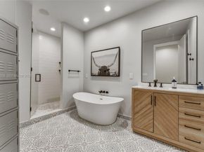 3036 Mcdonald Street, Miami FL 33133