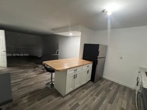 1560 NE 151st Street 102, Miami FL 33162