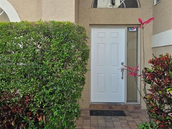 6470 NW 77th Place, Parkland FL 33067