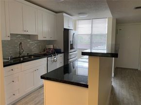 250 Jacaranda Drive 203, Plantation FL 33324