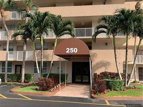 250 Jacaranda Drive 203, Plantation FL 33324