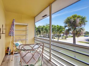 52 Plymouth F, West Palm Beach FL 33417