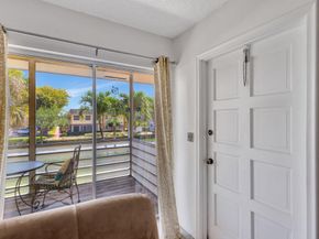 52 Plymouth F, West Palm Beach FL 33417