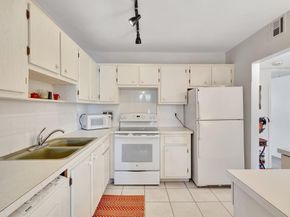 52 Plymouth F, West Palm Beach FL 33417