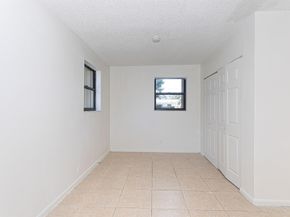 5624 S 37th Court, Greenacres FL 33463