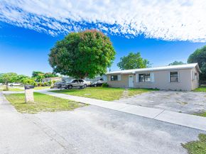 5624 S 37th Court, Greenacres FL 33463