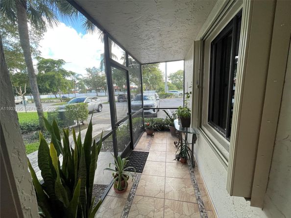 16240 Laurel Drive 101, Weston FL 33326
