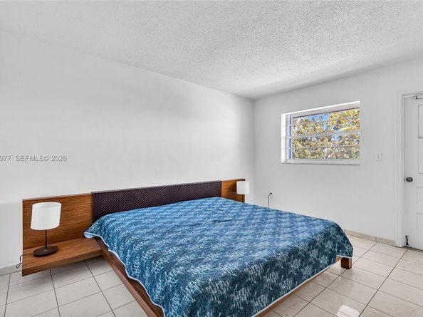 714 NE 10th Street 307, Hallandale Beach FL 33009