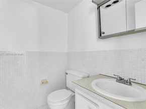 714 NE 10th Street 307, Hallandale Beach FL 33009