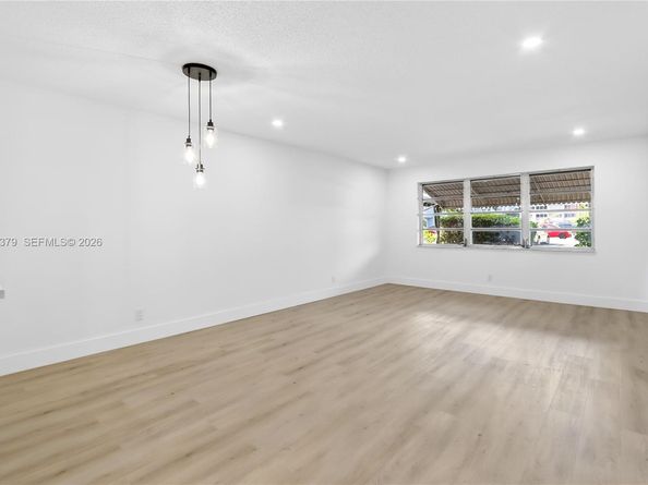 410 SE 2nd Street 114, Hallandale Beach FL 33009