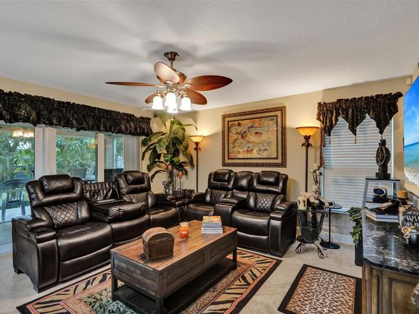4739 NW 3rd Ct, Deerfield Beach FL 33442
