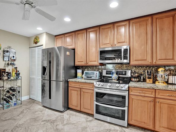 4739 NW 3rd Ct, Deerfield Beach FL 33442