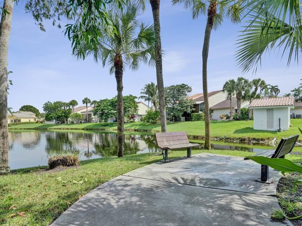 4739 NW 3rd Ct, Deerfield Beach FL 33442