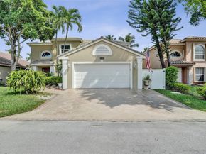 4739 NW 3rd Ct, Deerfield Beach FL 33442