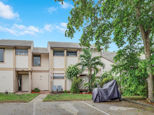 128 Sherwood Circle 13b, Jupiter FL 33458