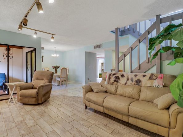 128 Sherwood Circle 13b, Jupiter FL 33458
