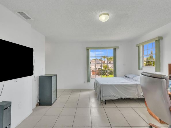 10718 SW 148th Ct, Miami FL 33196
