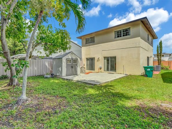 10718 SW 148th Ct, Miami FL 33196
