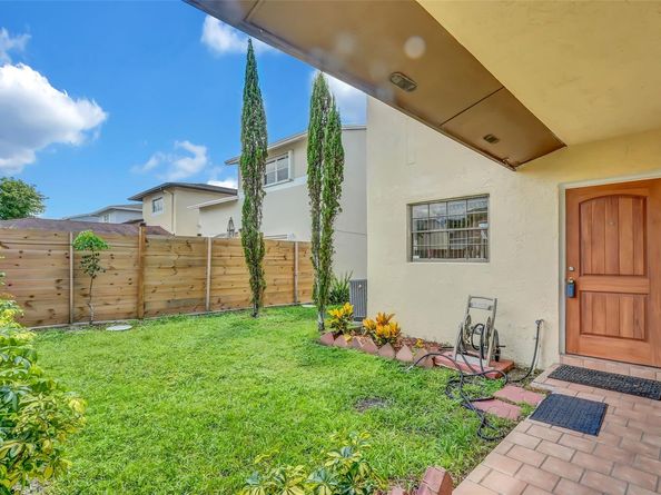 10718 SW 148th Ct, Miami FL 33196