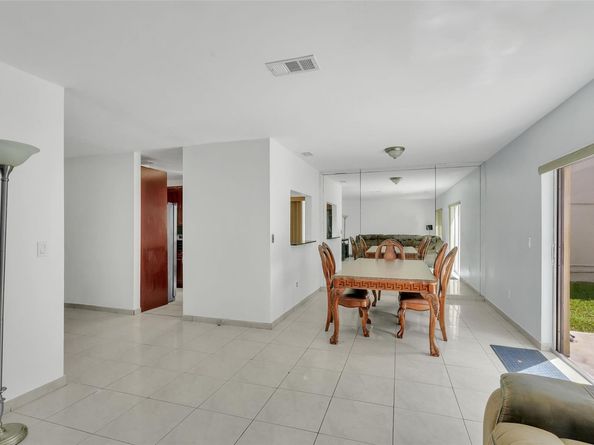 10718 SW 148th Ct, Miami FL 33196