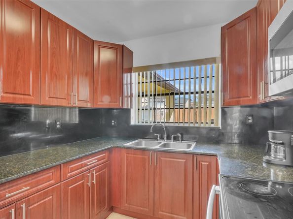 10718 SW 148th Ct, Miami FL 33196