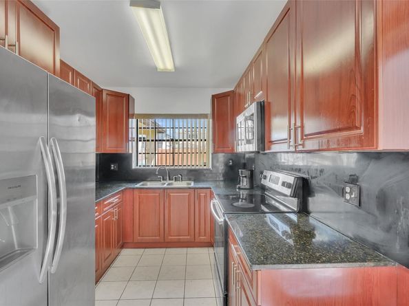 10718 SW 148th Ct, Miami FL 33196