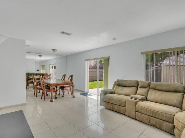 10718 SW 148th Ct, Miami FL 33196