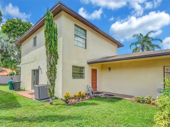 10718 SW 148th Ct, Miami FL 33196