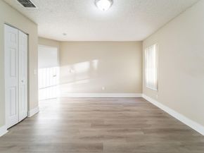 9220 Arborwood Cir, Davie FL 33328